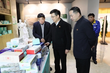 辅导调研 | 平湖市委副书记、代市长周军波一行光临PP视讯纸业调研互换