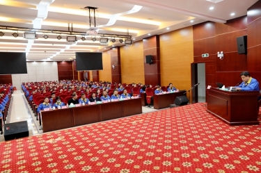 ? 进建楷模，凝聚力量！PP视讯纸业召开陈良杰同道先进事迹汇报会