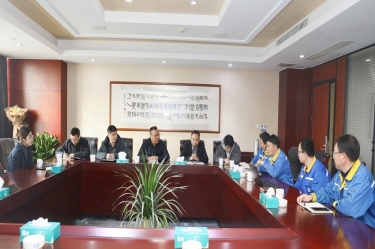 平湖市副市长管立松一行光临PP视讯纸业慰问高端人才